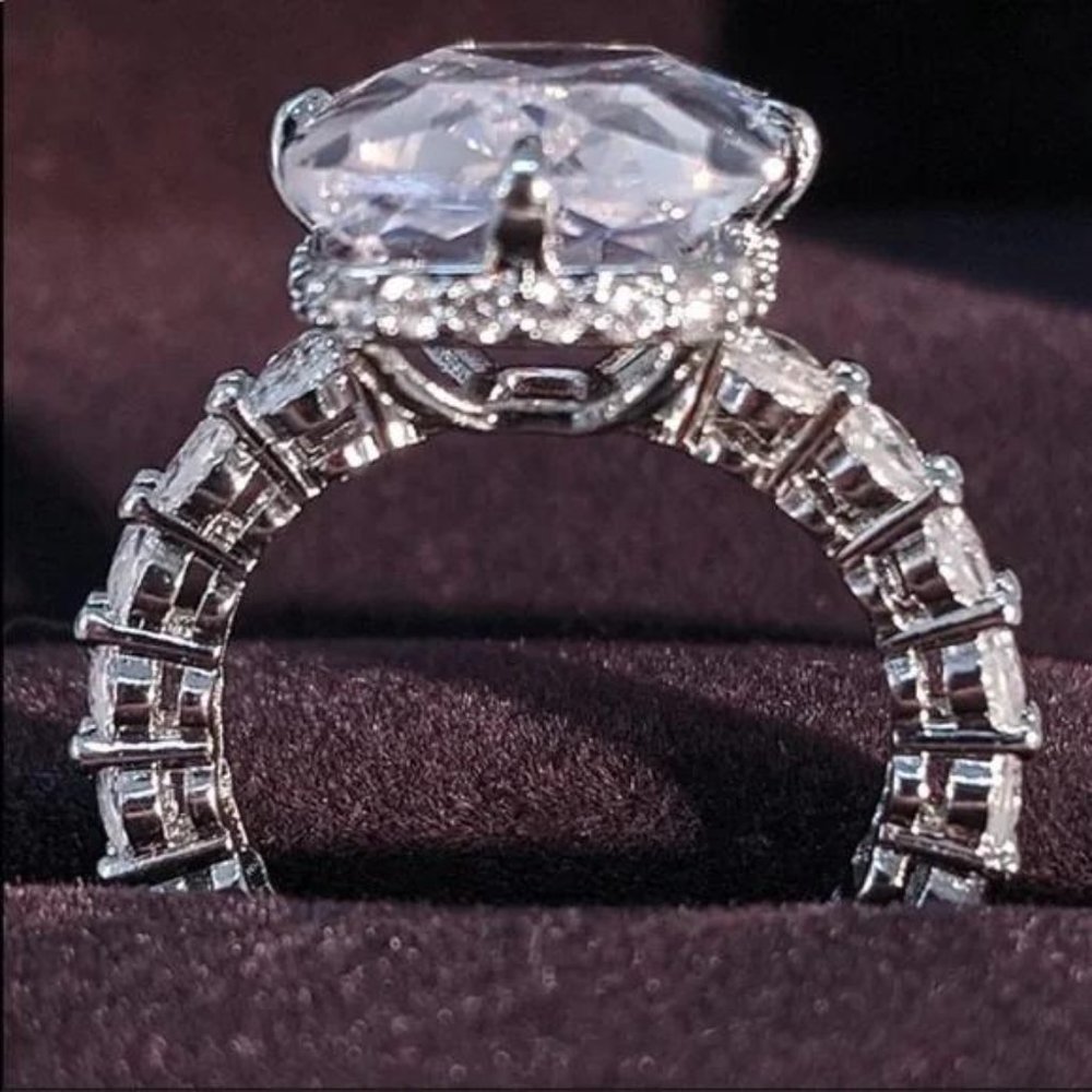 NEW 925 STERLING SILVER ENGAGEMENT DIAMOND RING, CUTE RING, SHINY RING. - Picture 4 of 6